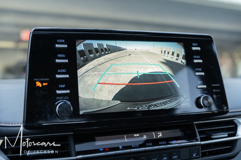 Used-2023-Toyota-Sienna-XSE-7-Passenger-for-sale-Jackson-MS