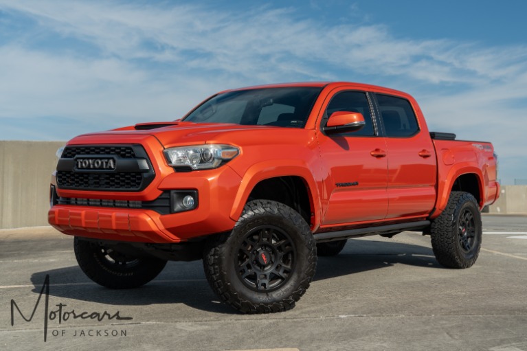 Used-2017-Toyota-Tacoma-TRD-Sport-V6-Jackson-MS