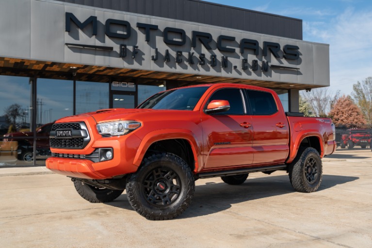 Used-2017-Toyota-Tacoma-TRD-Sport-V6-for-sale-Jackson-MS
