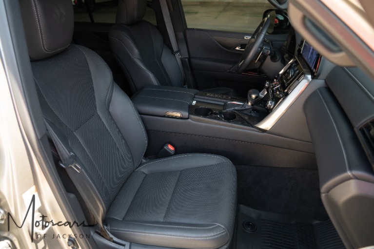 Used-2024-Lexus-LX-LX-600-Luxury-4WD-for-sale-Jackson-MS
