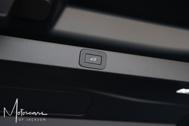 Used-2025-Land-Rover-Range-Rover-SV-LWB-for-sale-Jackson-MS