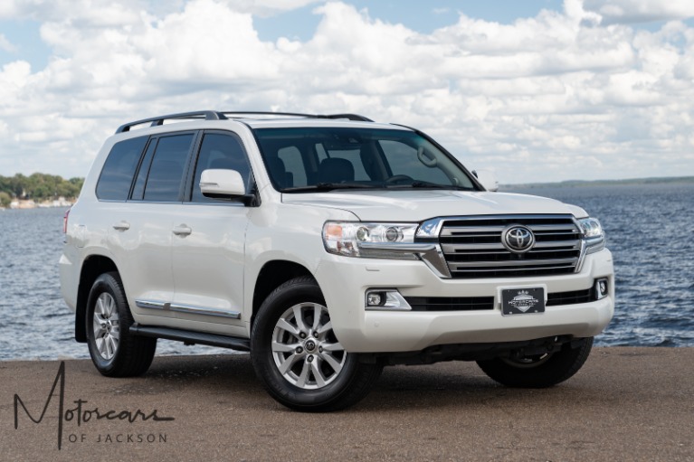 Used-2017-Toyota-Land-Cruiser-4x4-V8-for-sale-Jackson-MS