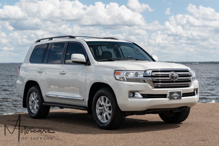 Used-2017-Toyota-Land-Cruiser-4x4-V8-for-sale-Jackson-MS