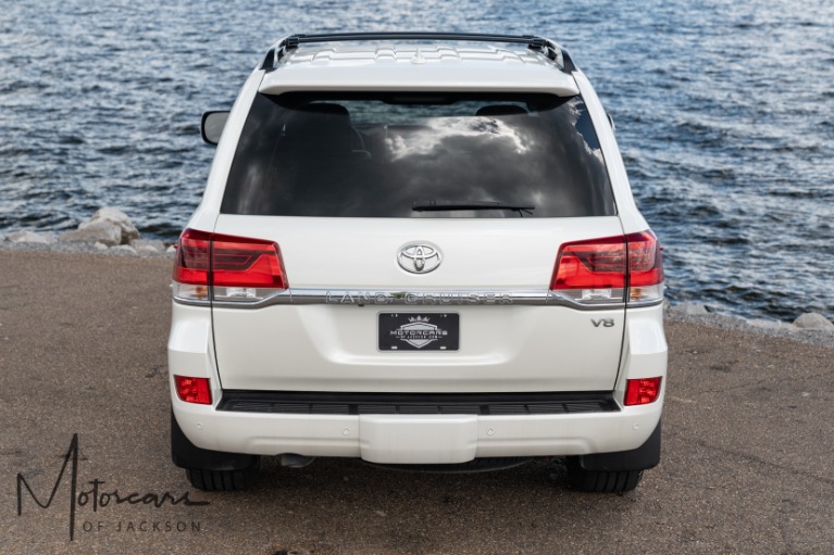 Used-2017-Toyota-Land-Cruiser-4x4-V8-for-sale-Jackson-MS