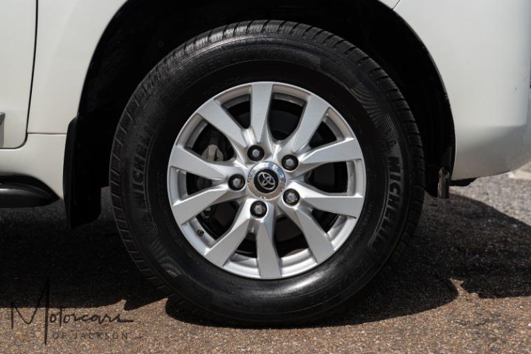 Used-2017-Toyota-Land-Cruiser-4x4-V8-for-sale-Jackson-MS