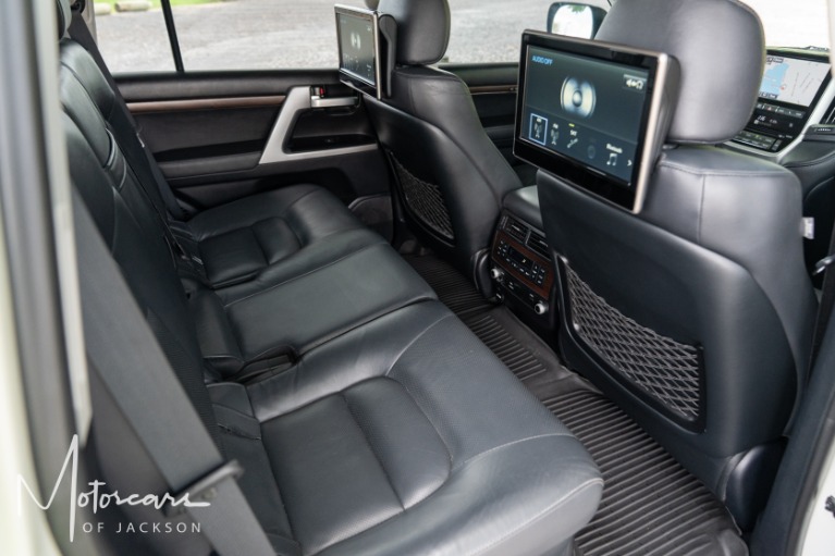 Used-2017-Toyota-Land-Cruiser-4x4-V8-for-sale-Jackson-MS
