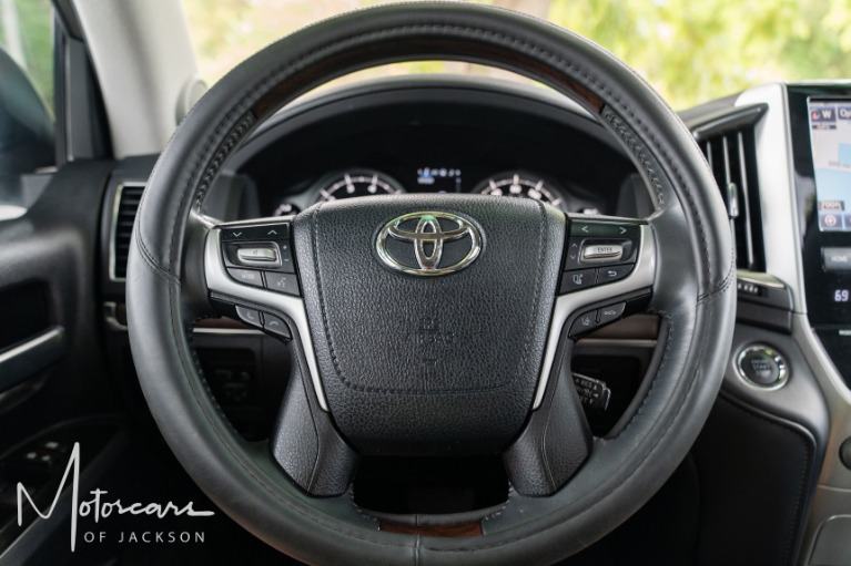 Used-2017-Toyota-Land-Cruiser-4x4-V8-for-sale-Jackson-MS