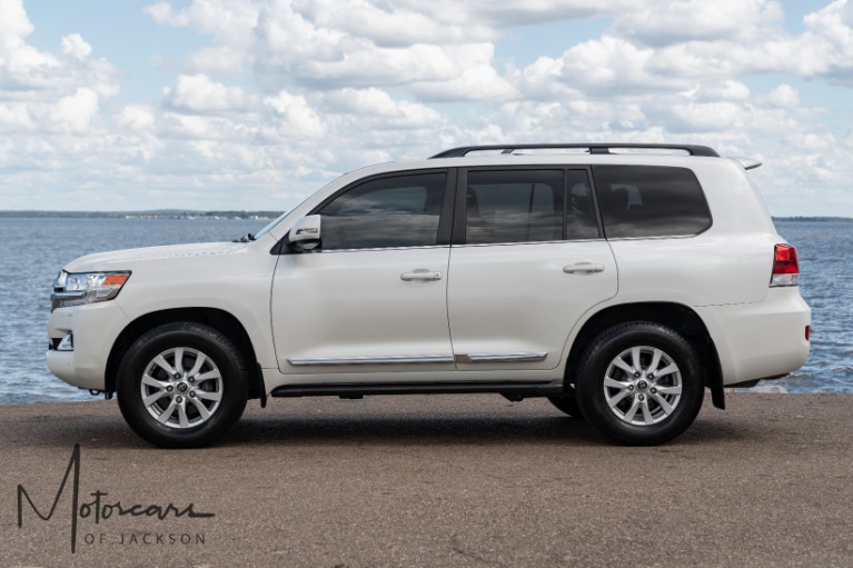 Used-2017-Toyota-Land-Cruiser-4x4-V8-for-sale-Jackson-MS